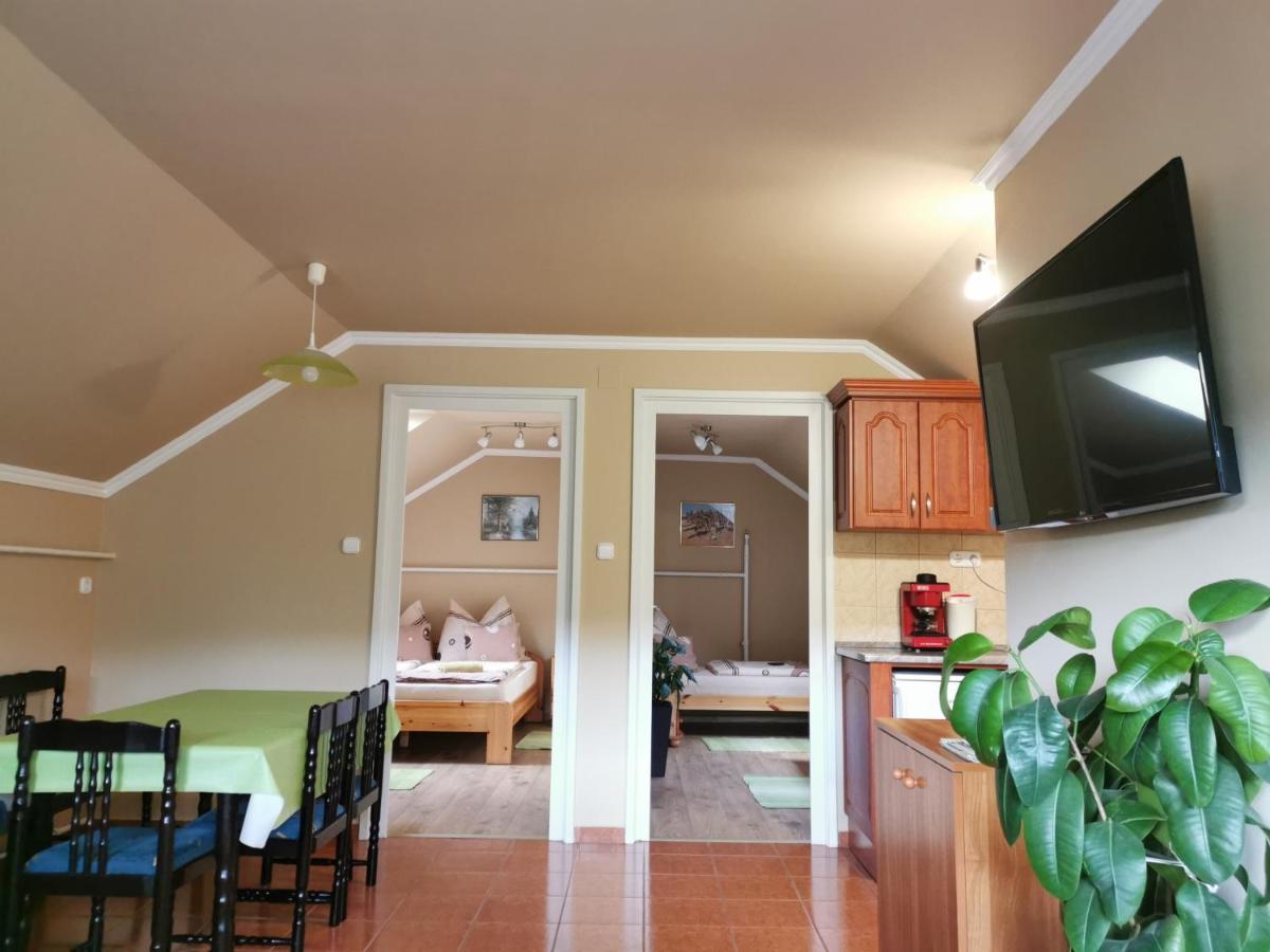 Napsugar Apartment *